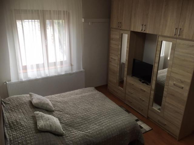 Appartement Thaly 5 à Debrecen Extérieur photo