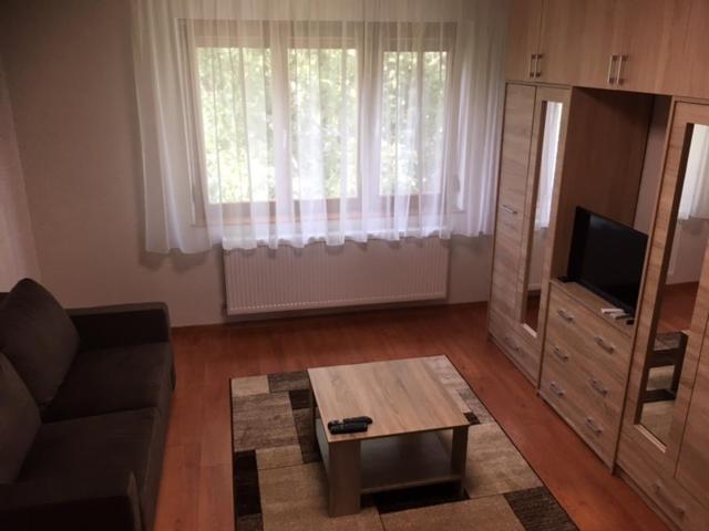 Appartement Thaly 5 à Debrecen Extérieur photo